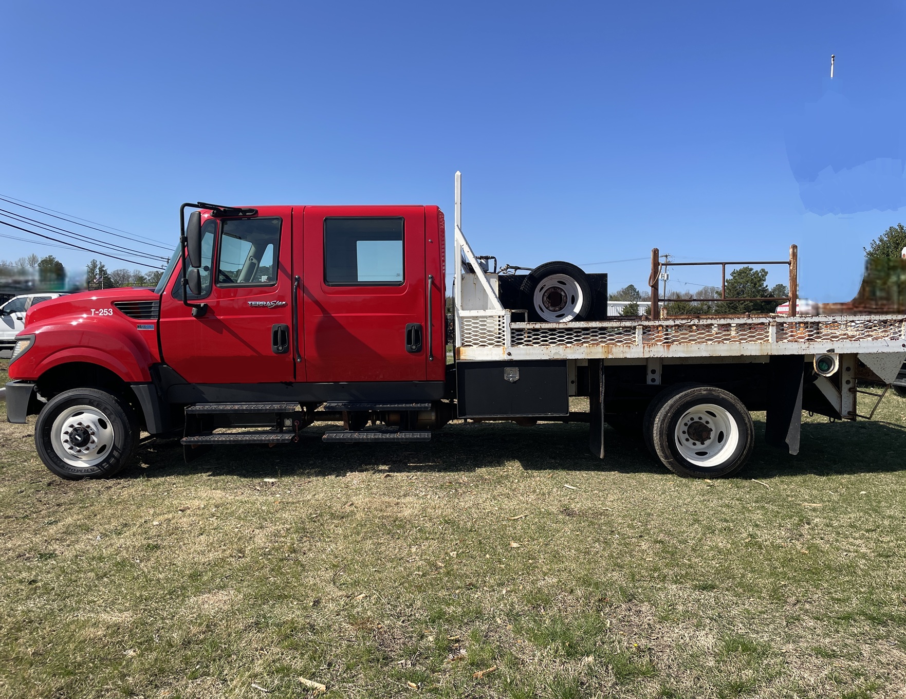 2014 INTERNATIONAL TerraStar 4X4 Crew Cab - Image 3